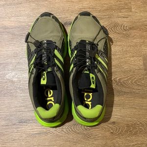Men’s Salomon Trainers with lace locks Size 12
